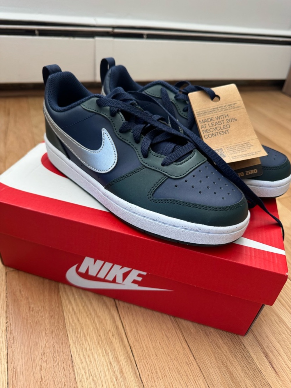 Nike Navy & Forest Green Low-Top Sneakers Court Borough low Recraft